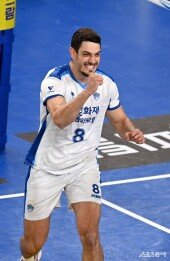 그로즈다노프 ‘주먹 불끈’