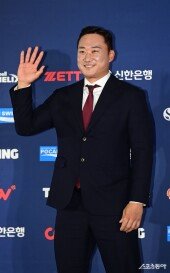 김태군, 샤이한 미소