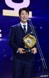 강민호, 흐뭇한 골든글러브