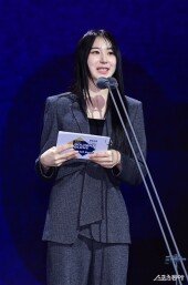 이채연, 성덕된 시상자