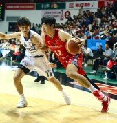 정효근 ‘공격 개시’