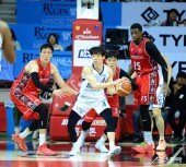 이재도 ‘사방이 적이야’