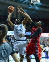 윌리엄스 ‘슛 들어간다’