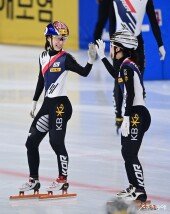 최민정-김길리, 추월 좋았어