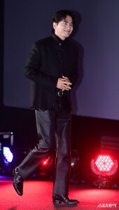 이진욱, 귀여운 등장