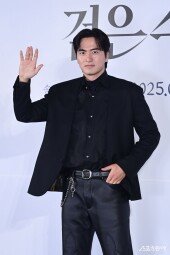 이진욱, 내년 스크린에서 만나요