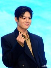 려운, 심쿵 손하트!