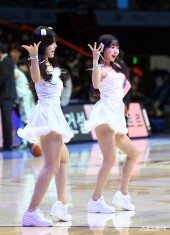 치어리더 ‘발랄하게’