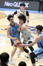 최승욱 ‘패스 받아’