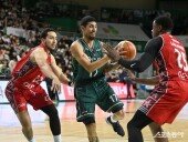 패스하는 알바노