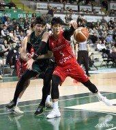 변준형 ‘가로채기 성공’