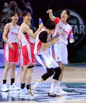 김단비-박혜진 ‘장난 가득 올스타전~’