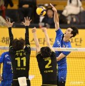 임성진 ‘고공 스파이크’