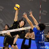 황경민 ‘블로킹이 올라오기 전에’