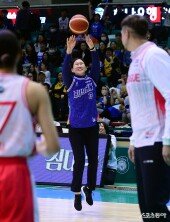 박정은 감독 ‘정확한 3점슛~’