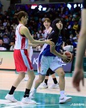 진안, 긴머리를 휘날리며 공격~