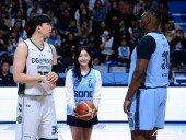 라붐 소연, 경기 시작을 알리는 점프볼~