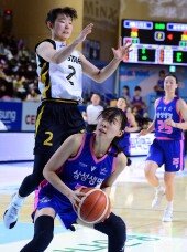 강유림, 수비를 속였어~