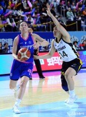 배혜윤, 내 앞길을 가로막지마~