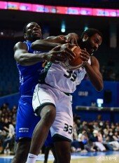 오누아쿠, 리바운드는 내가