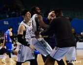 오누아쿠, 극적 활약으로 짜릿한 역전승