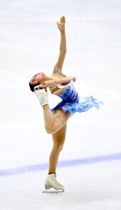 윤서진, 화려한 연기