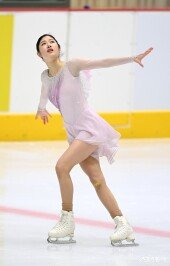 이해인 ‘먼 곳을 바라보며’