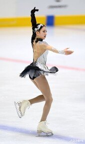 김유재 ‘백조처럼’