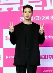 박정민 ‘늦깎이 군입대~’