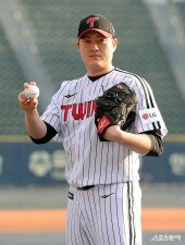 김강률, 두산에서 FA로 LG에 입단