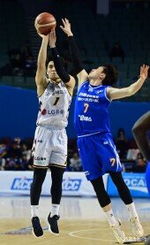 유기상, 정확하게