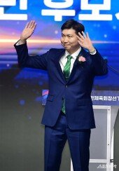 인사하는 유승민 후보자