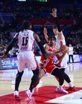 힉스 ‘앞뒤로 수비가’