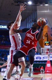 워니 ‘한 손으로 슛’