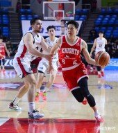 김선형 ‘팔 잡지마’