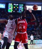 워니 ‘리바운드는 위치’