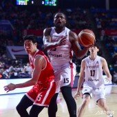 버튼 ‘리바운드 성공’