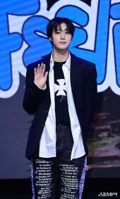 위아이 유용하, 긴장한 포토타임