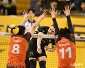 비예나 ‘블로킹 뚫었다’