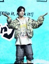 킥플립 민제 ‘영케이 선배님이 막내가 자유로운 팀이 오래간다’