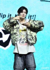 킥플립 민제 ‘영케이 선배님 조언 감사합니다’