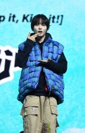 킥플립 케이주 ‘젓가락질 못해도 밥은’