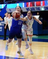 박소희-이두나 ‘치열한 볼 다툼!’