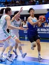 이경은 ‘내 앞길을 가로막지마~’