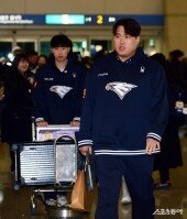 류현진, 위풍당당 출국~