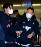 안치홍-이상규 ‘전지훈련 출발 이상무~’