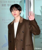 더보이즈 선우 ‘달콤한 손인사~’