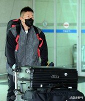 최형우, 여유만만 최고참~