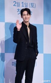 윤박, 모델 포스