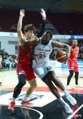 오누아쿠 ‘힘으로 상대하마’